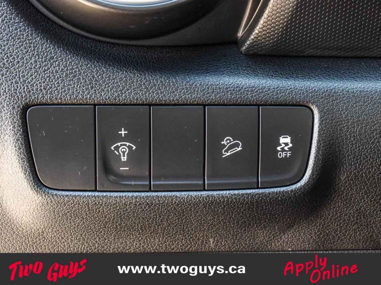 2023 Hyundai KONA 2.0L Preferred AWD   LEATHER   SUNROOF Photo