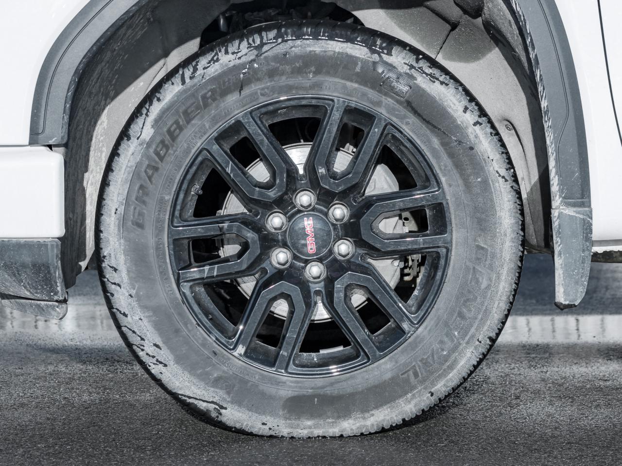 2023 GMC Sierra 1500 4WD Crew Cab 147  Elevation   Black Pkg! Photo3