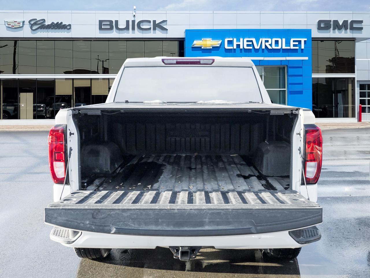 2023 GMC Sierra 1500 4WD Crew Cab 147  Elevation   Black Pkg! Photo