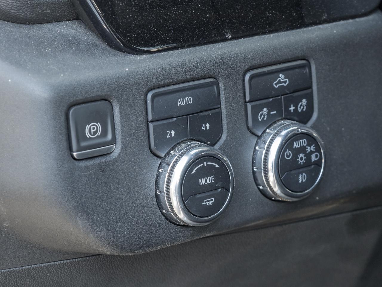 2023 GMC Sierra 1500 4WD Crew Cab 147  Elevation   Black Pkg! Photo