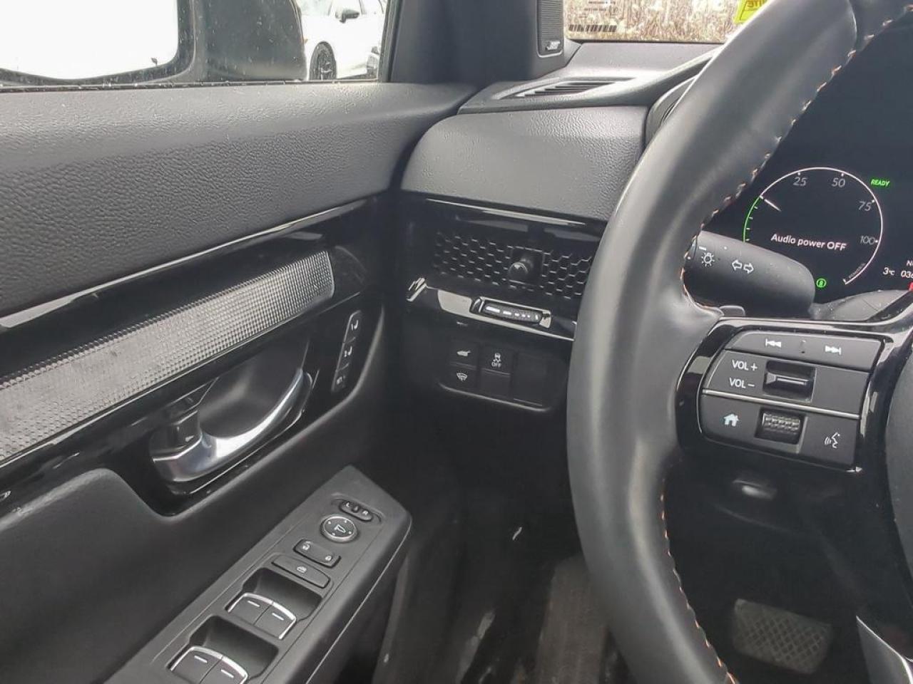 2025 Honda CR-V Hybrid Touring Photo