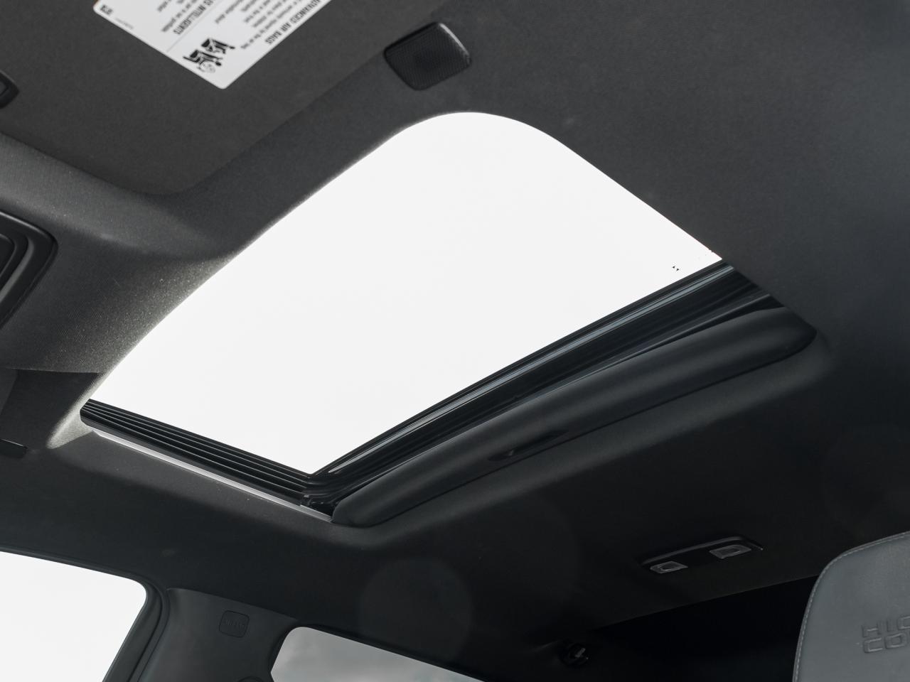 2022 Chevrolet Silverado 1500 LTD 4WD Crew Cab 147  High Country   Loaded! Diesel! Photo