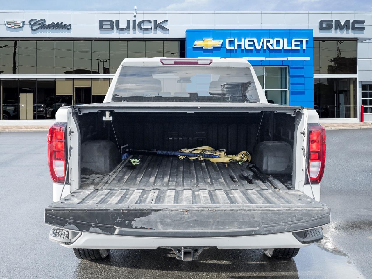 2023 GMC Sierra 1500 4WD Crew Cab 147  Elevation   Black Package Photo
