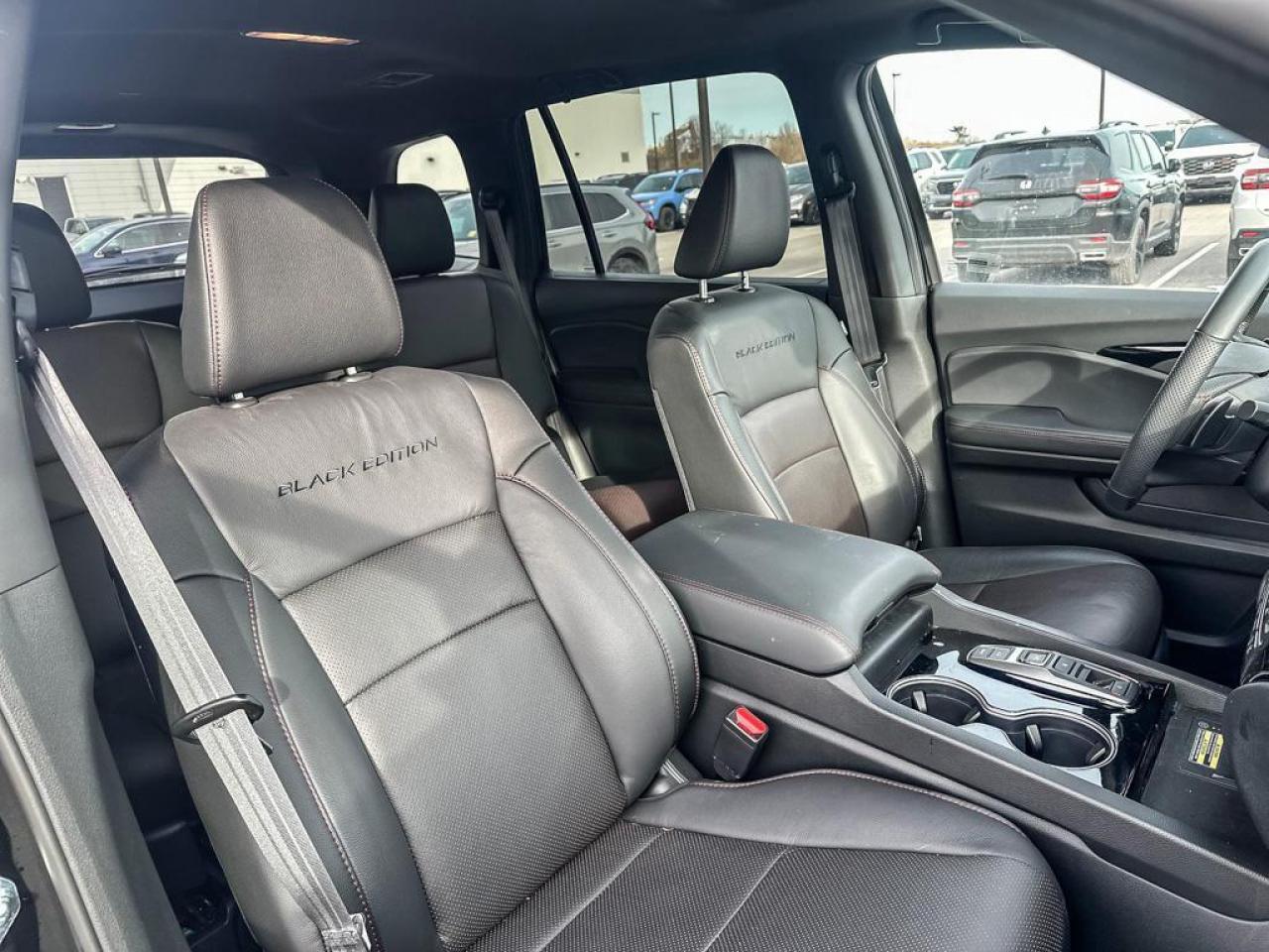 2025 Honda Passport Black Edition Photo