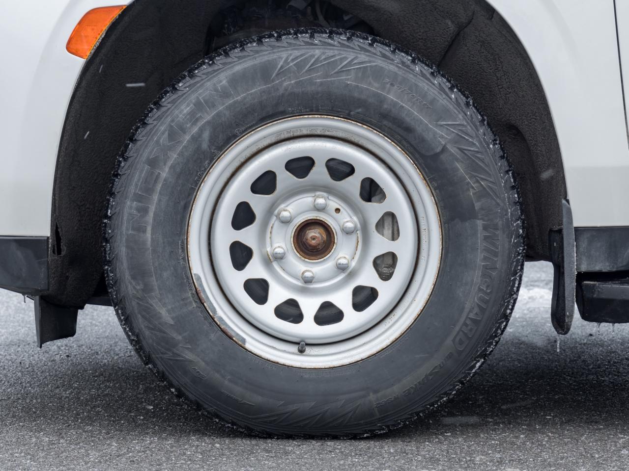 2021 GMC Yukon XL 4WD 4dr SLT Photo3