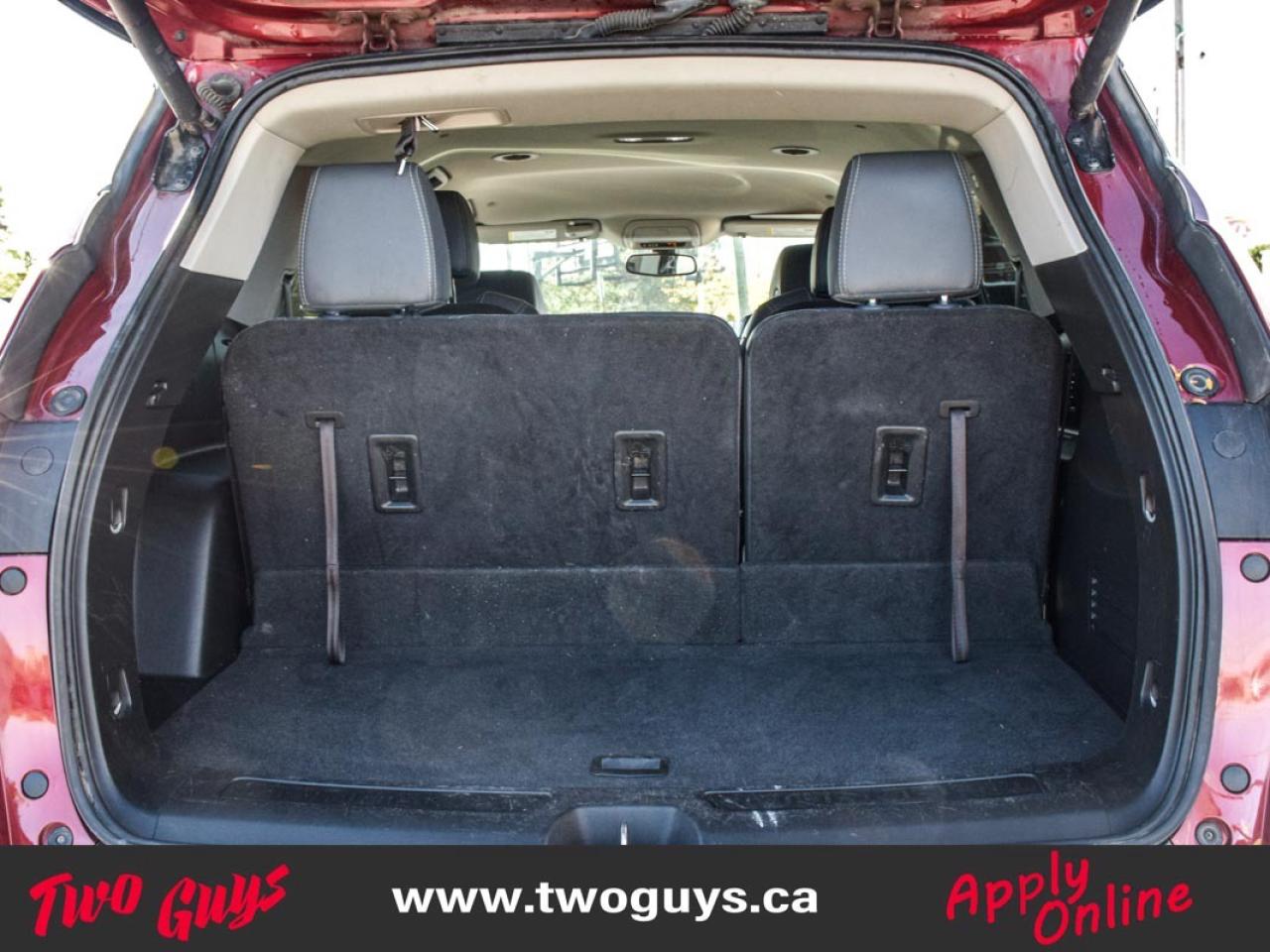 2019 Buick Enclave Essence 3.6L AWD   7 Pass Lthr   Pwr Hatch Photo