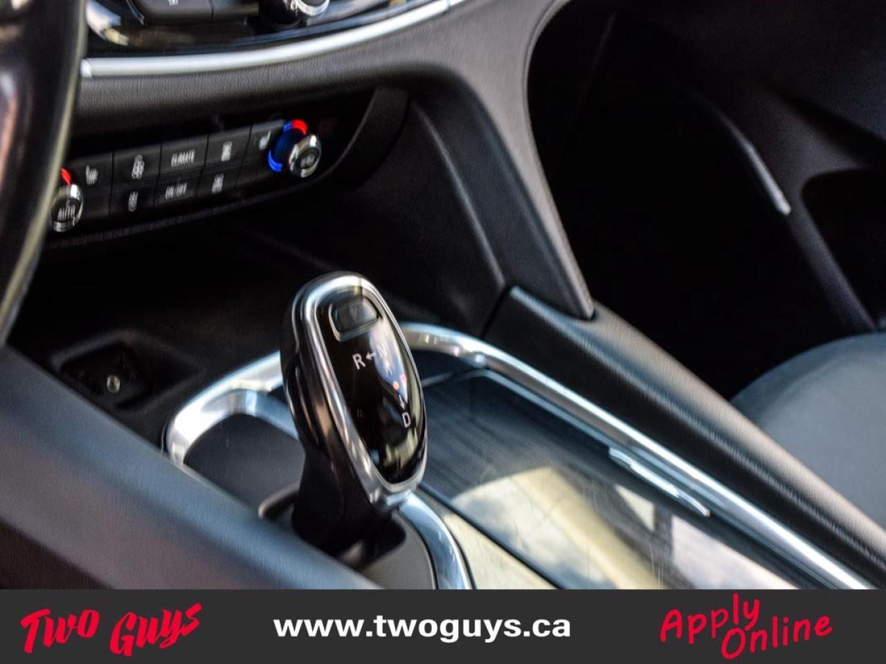 2019 Buick Enclave Essence 3.6L AWD   7 Pass Lthr   Pwr Hatch Photo