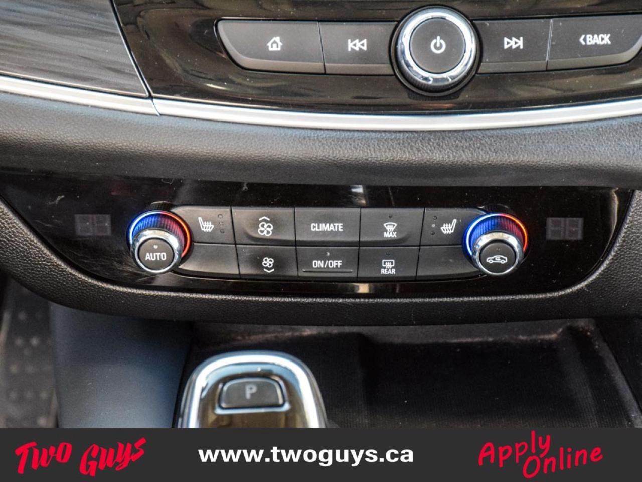 2019 Buick Enclave Essence 3.6L AWD   7 Pass Lthr   Pwr Hatch Photo