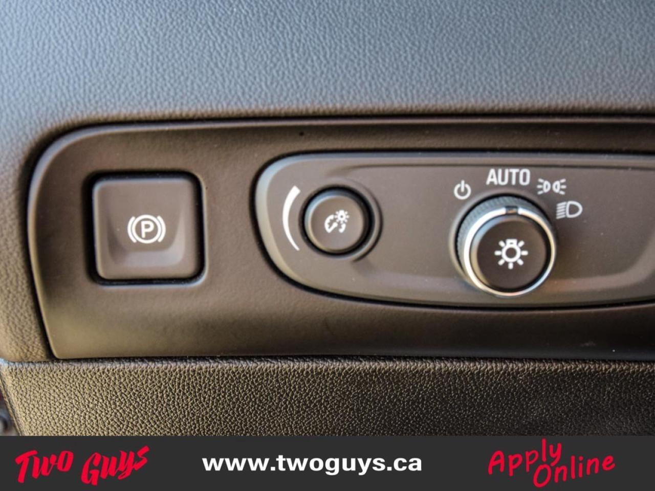 2019 Buick Enclave Essence 3.6L AWD   7 Pass Lthr   Pwr Hatch Photo