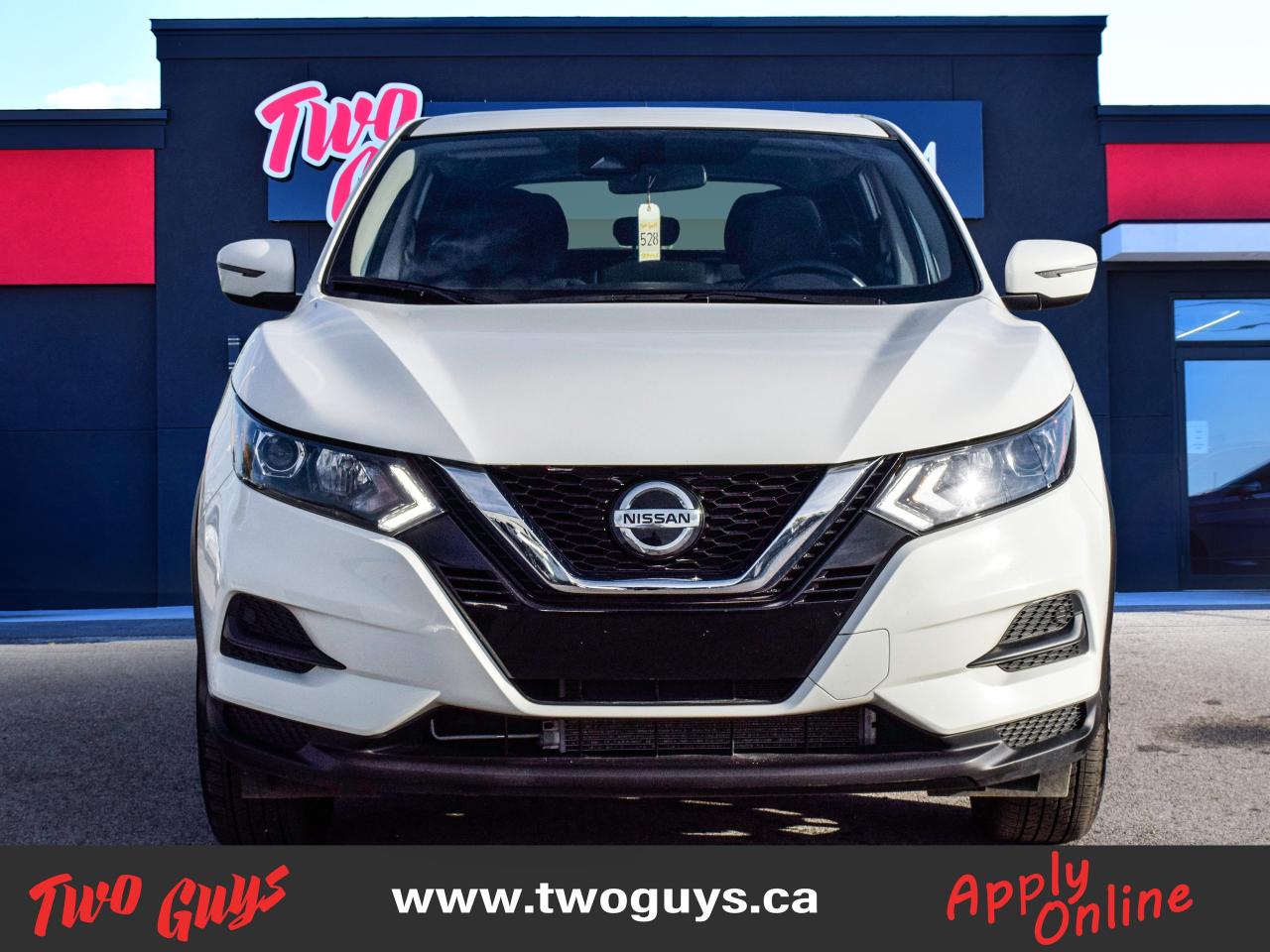 2023 Nissan Qashqai S FWD   Htd Cloth   Lease Return   Pwr Group Photo