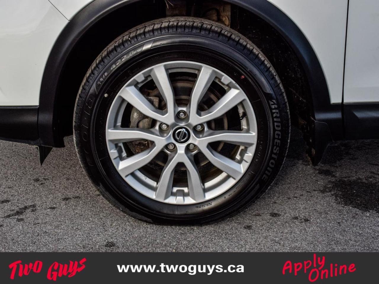 2023 Nissan Qashqai S FWD   Htd Cloth   Lease Return   Pwr Group Photo