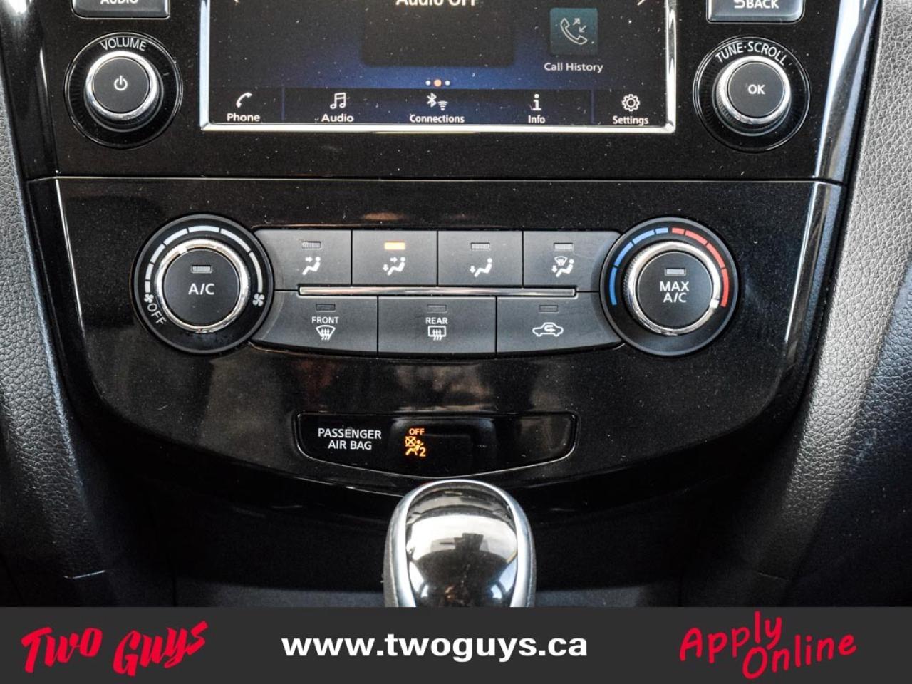 2023 Nissan Qashqai S FWD   Htd Cloth   Lease Return   Pwr Group Photo