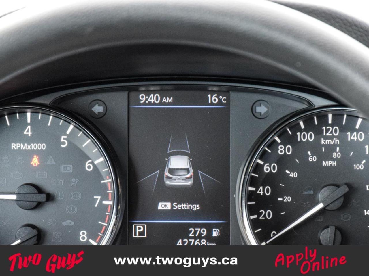 2023 Nissan Qashqai S FWD   Htd Cloth   Lease Return   Pwr Group Photo