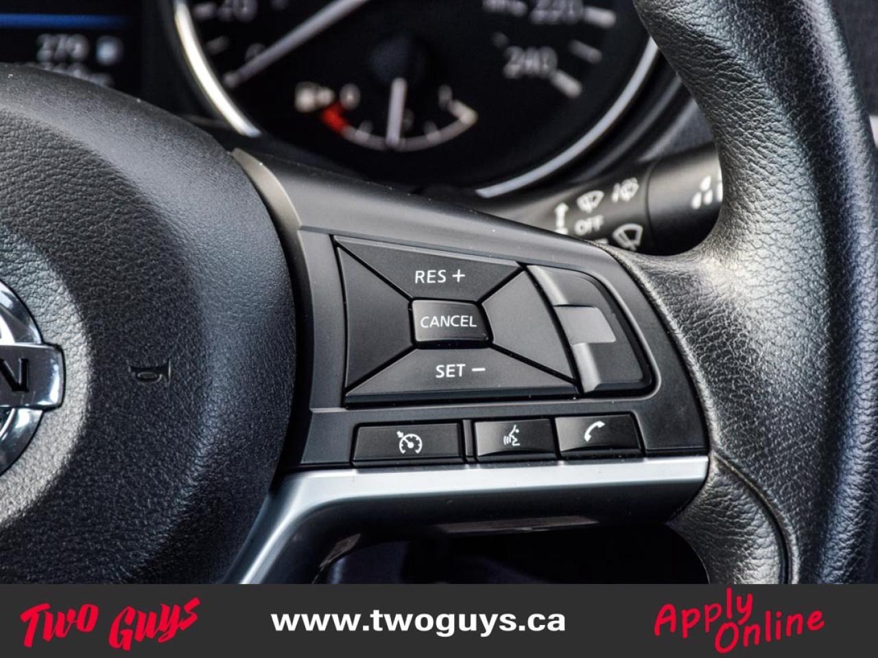 2023 Nissan Qashqai S FWD   Htd Cloth   Lease Return   Pwr Group Photo