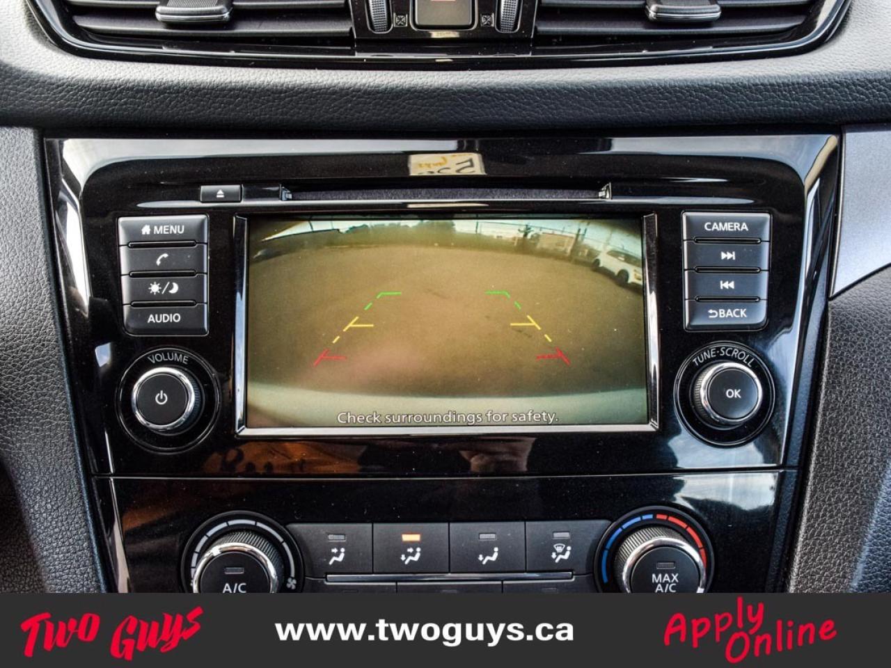 2023 Nissan Qashqai S FWD   Htd Cloth   Lease Return   Pwr Group Photo