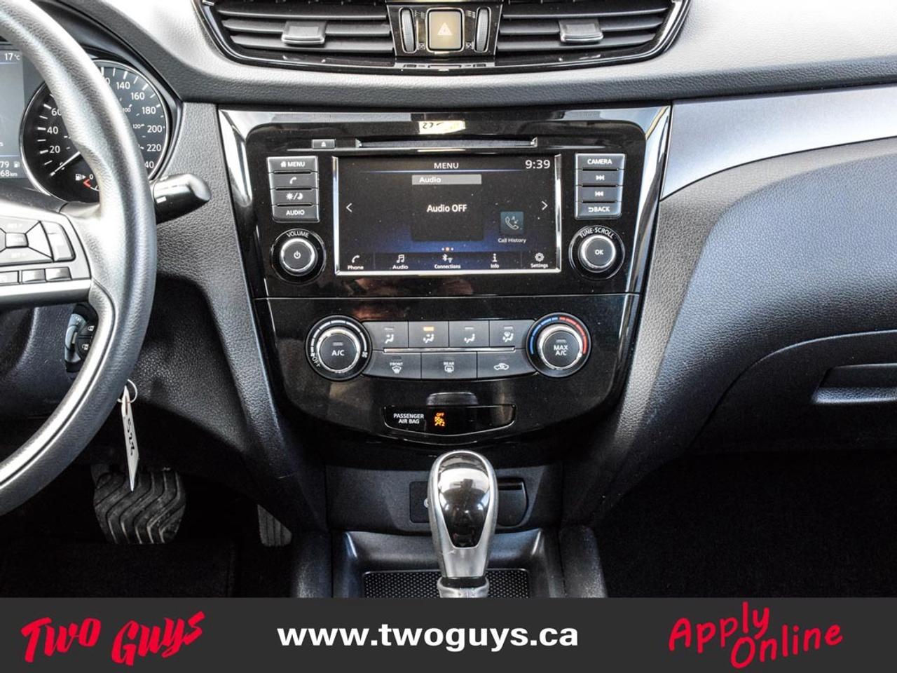 2023 Nissan Qashqai S FWD   Htd Cloth   Lease Return   Pwr Group Photo