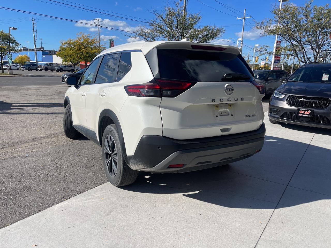 2023 Nissan Rogue SV 1.5L AWD   Lease Return   Panoroof Photo4