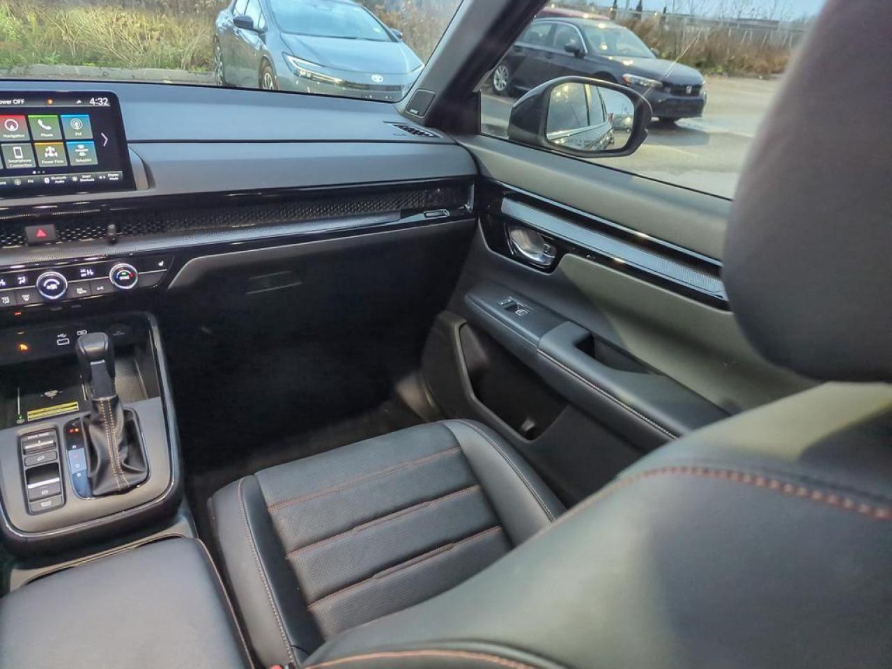 2024 Honda CR-V Hybrid Touring Photo