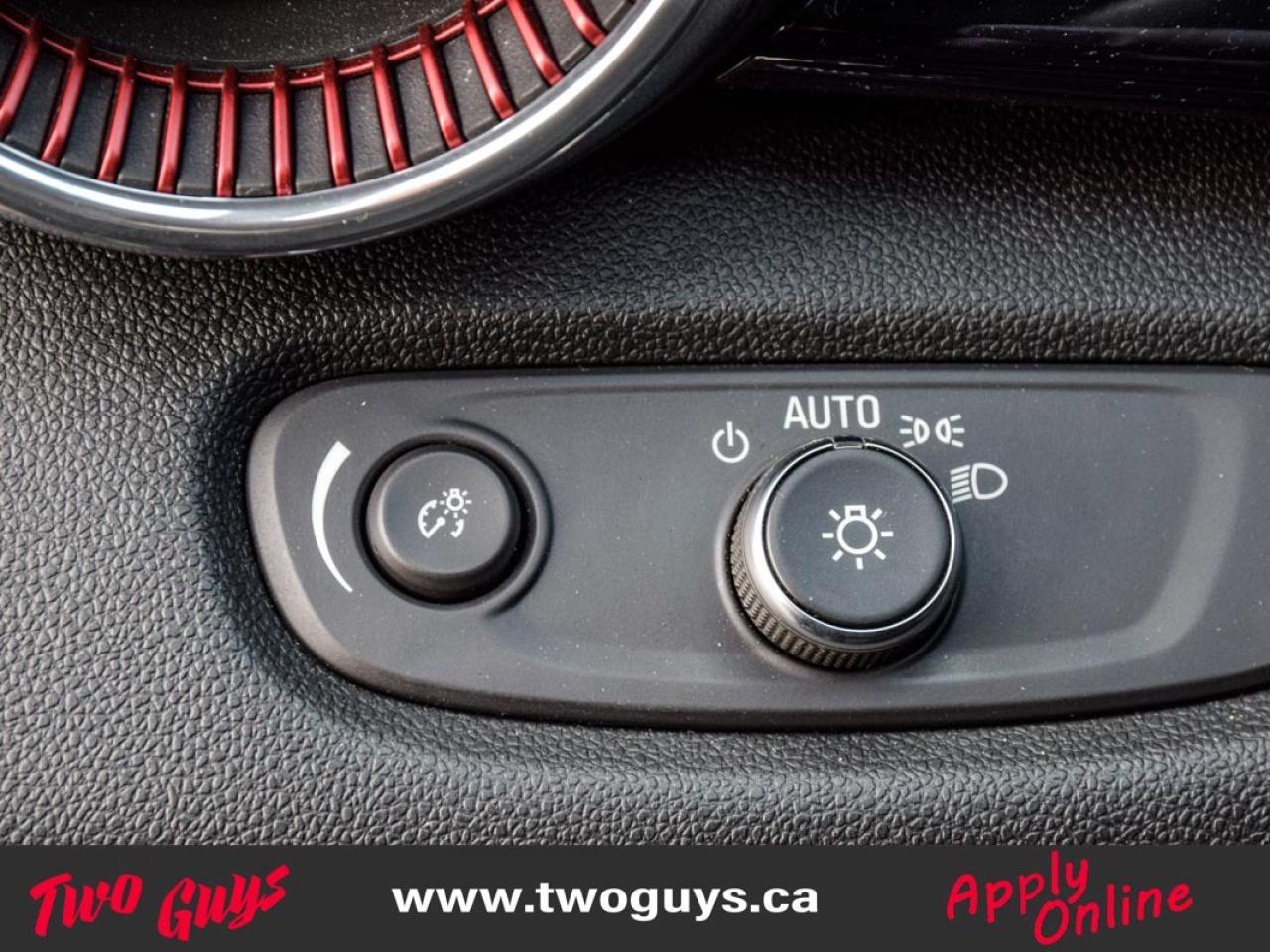 2024 Chevrolet Trax 2RS   Sunroof   Leather   Lease Return   Cacti Gre Photo