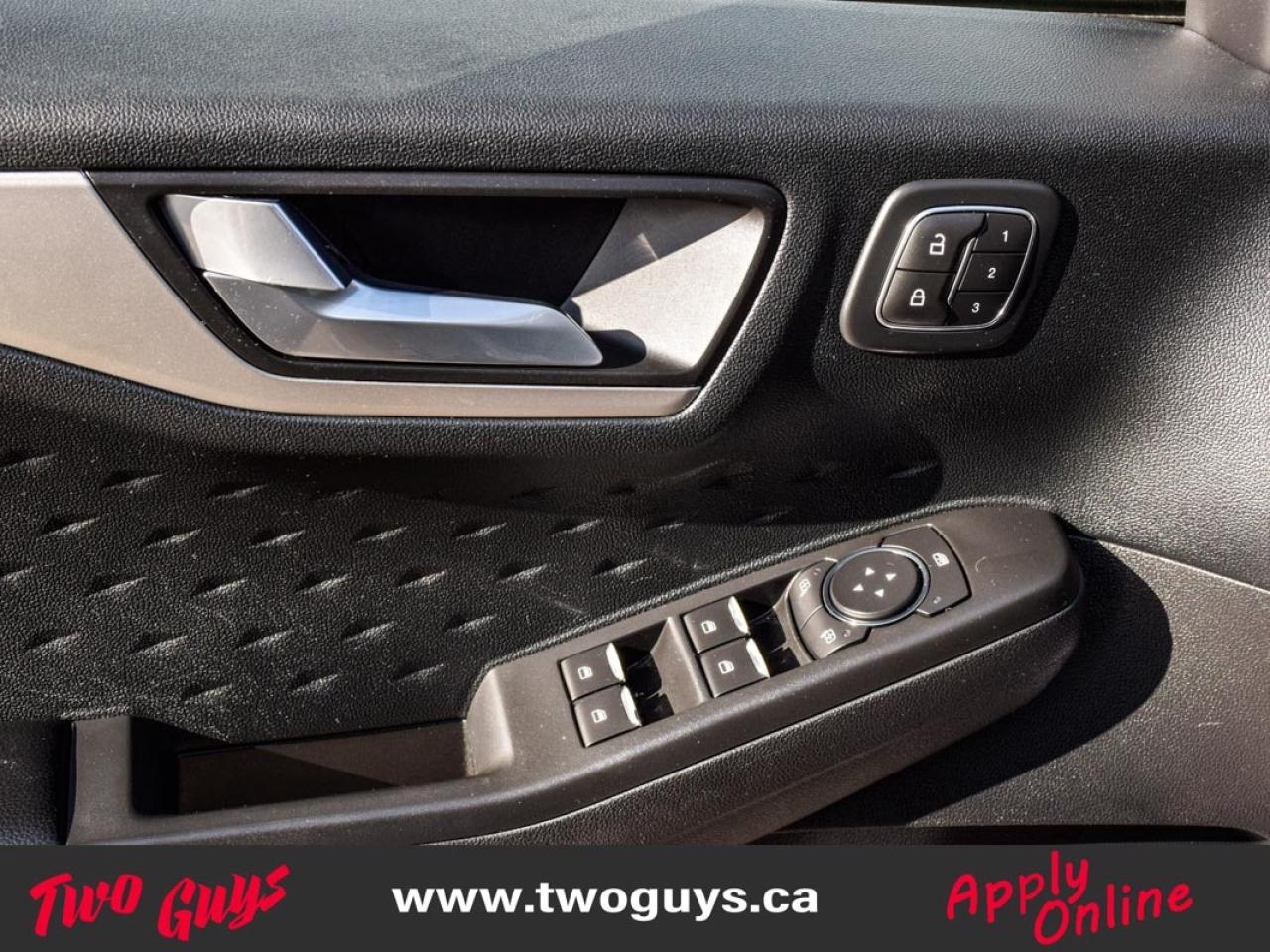 2020 Ford Escape SEL 1.5L FWD   New Tires   Nav   Leather Photo