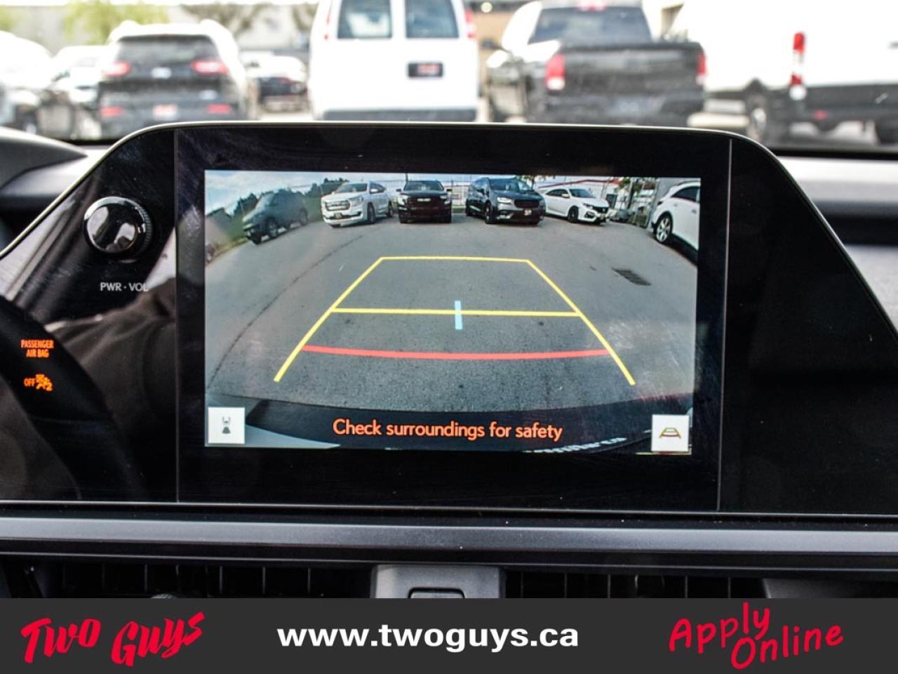 2023 Lexus UX UX 250h CVT AWD Leather Sunroof Back Up Cam Photo