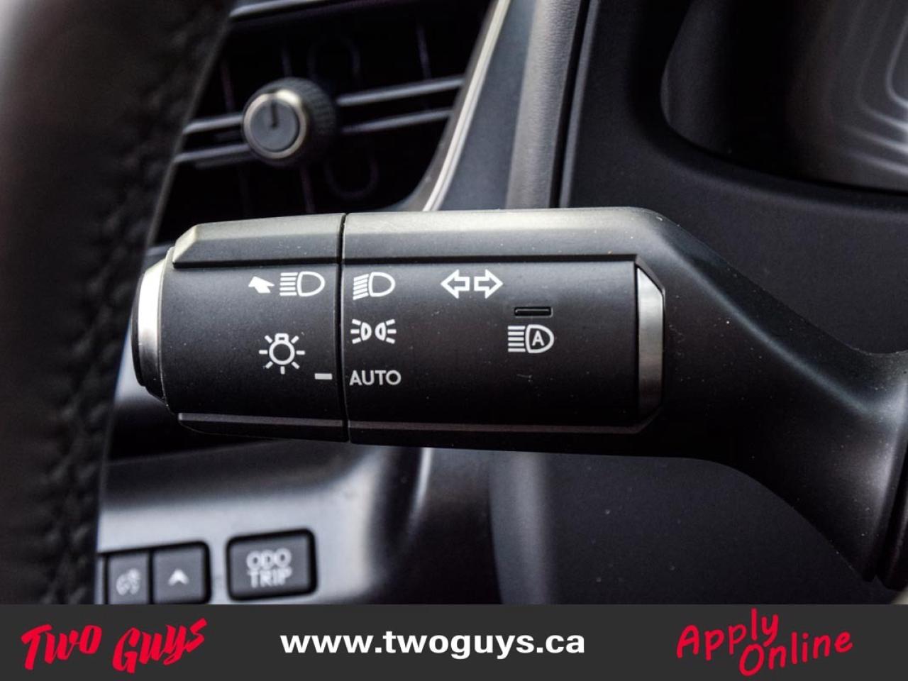 2023 Lexus UX UX 250h CVT AWD Leather Sunroof Back Up Cam Photo