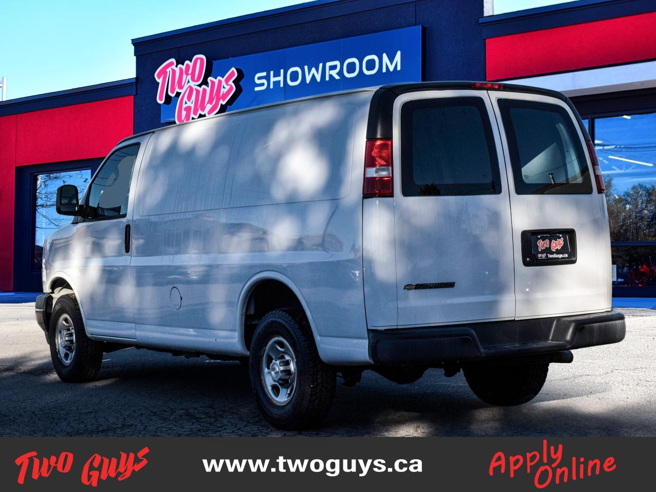 2021 Chevrolet Express 6.6L V8   135WB Cargo   Vinyl   Tow Pkg Photo