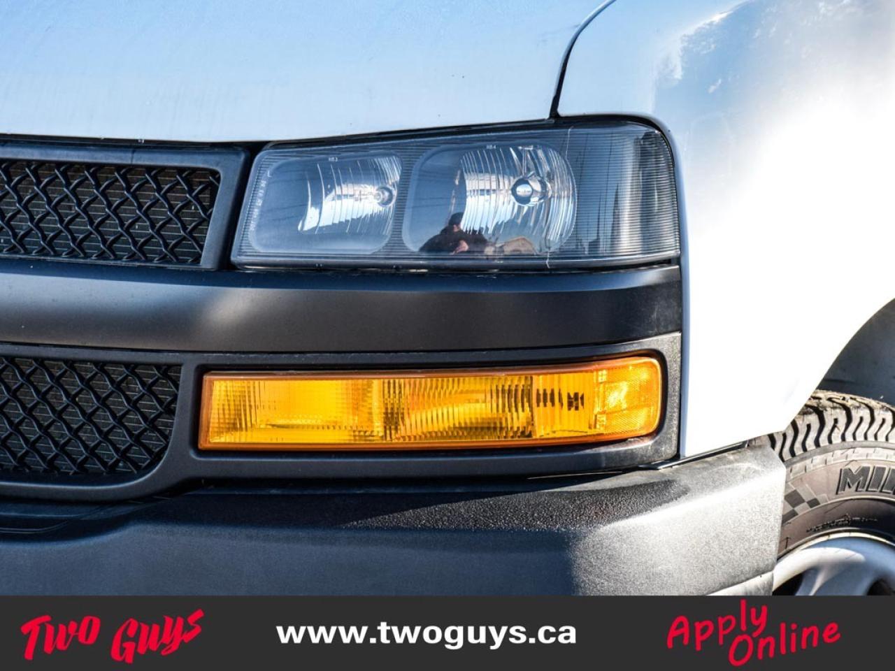 2021 Chevrolet Express 6.6L V8   135WB Cargo   Vinyl   Tow Pkg Photo