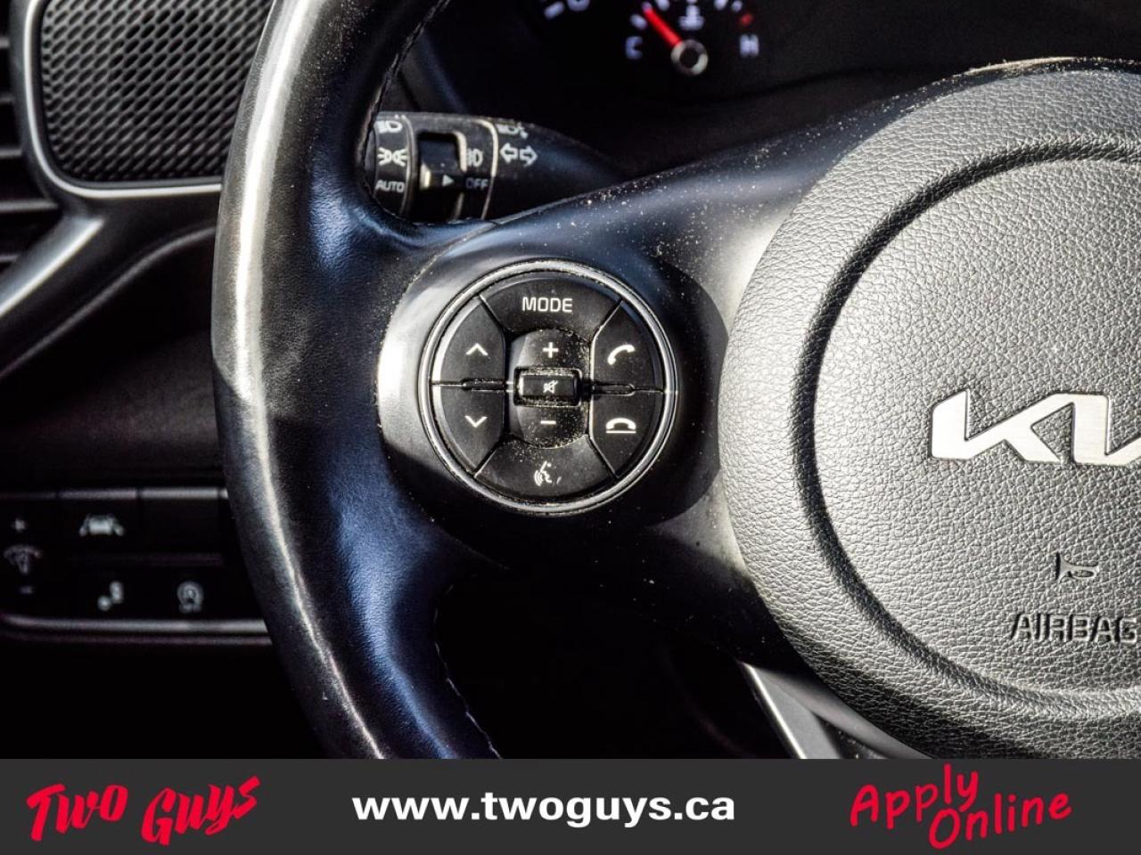 2022 Kia Soul EX IVT Back Up Cam Heated Front Seats & Wheel Photo