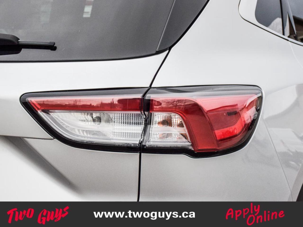 2020 Ford Escape Titanium   Hybrid   AWD   Lthr   Nav Photo