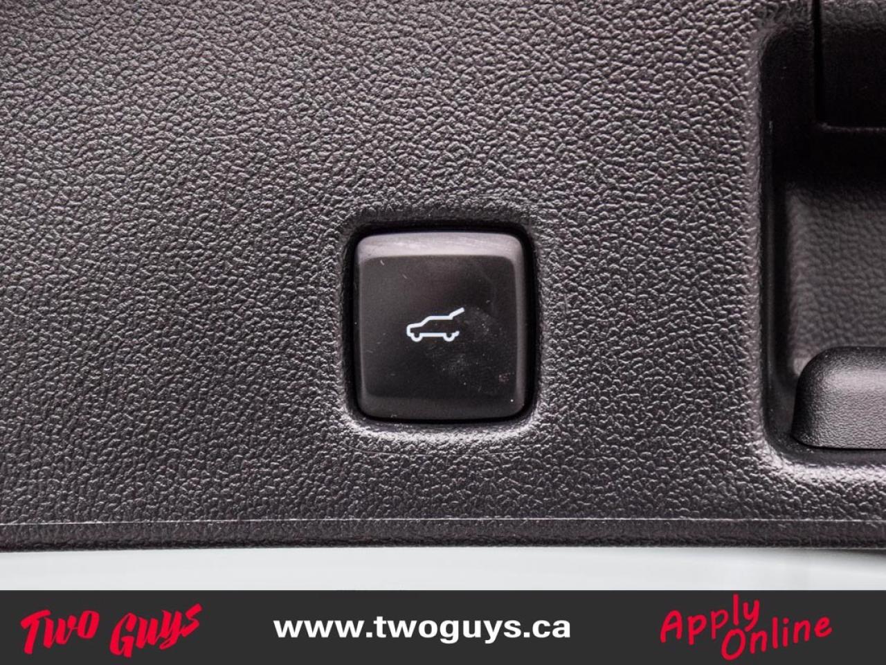 2020 Ford Escape Titanium   Hybrid   AWD   Lthr   Nav Photo