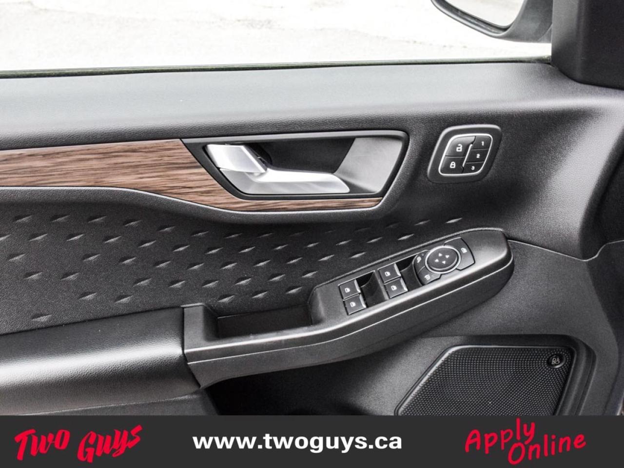 2020 Ford Escape Titanium   Hybrid   AWD   Lthr   Nav Photo