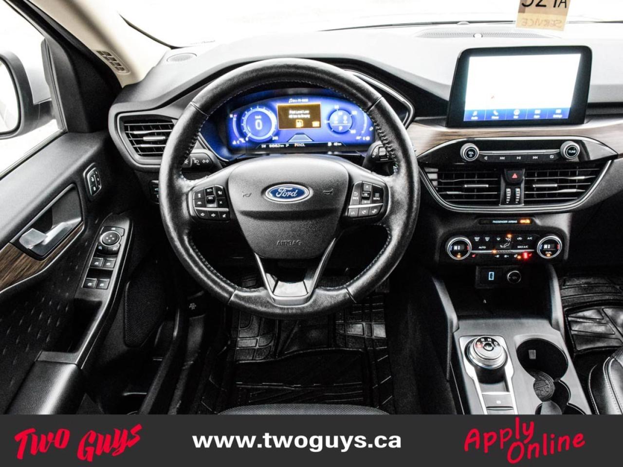 2020 Ford Escape Titanium   Hybrid   AWD   Lthr   Nav Photo