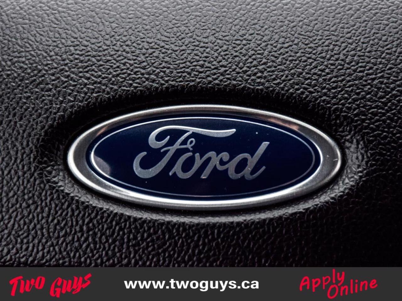 2020 Ford Escape Titanium   Hybrid   AWD   Lthr   Nav Photo