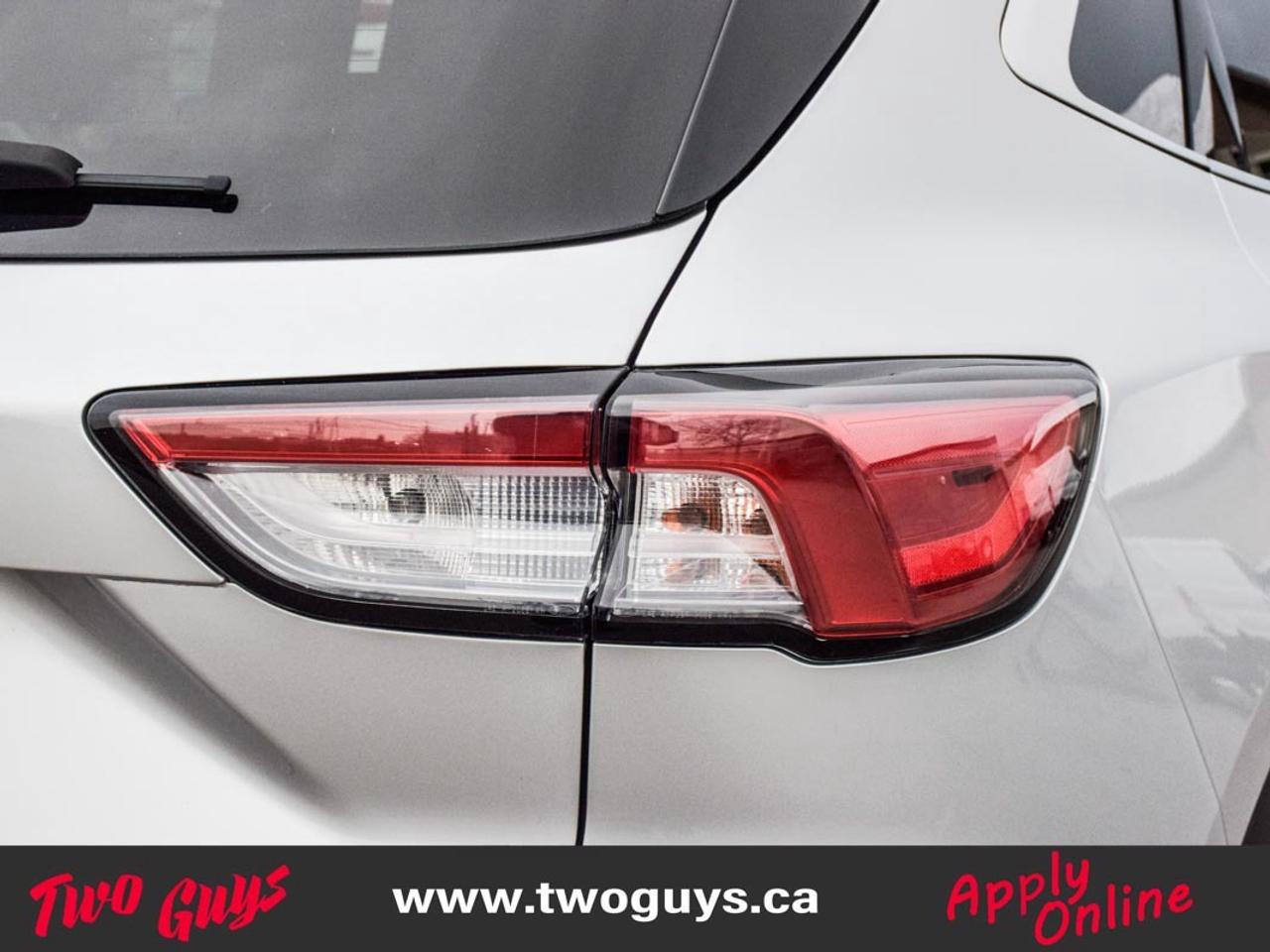 2020 Ford Escape Titanium   Hybrid   AWD   Lthr   Nav Photo