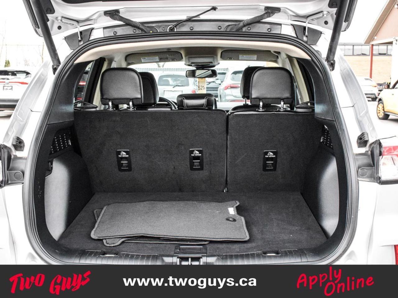 2020 Ford Escape Titanium   Hybrid   AWD   Lthr   Nav Photo