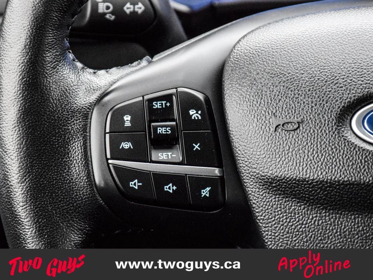 2020 Ford Escape Titanium   Hybrid   AWD   Lthr   Nav Photo