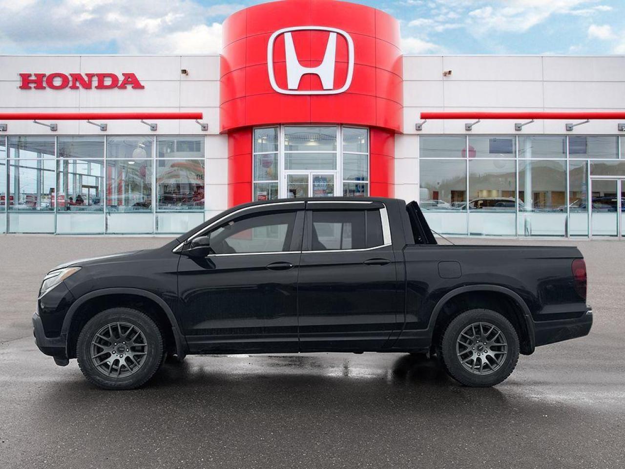 2017 Honda Ridgeline LX Photo2