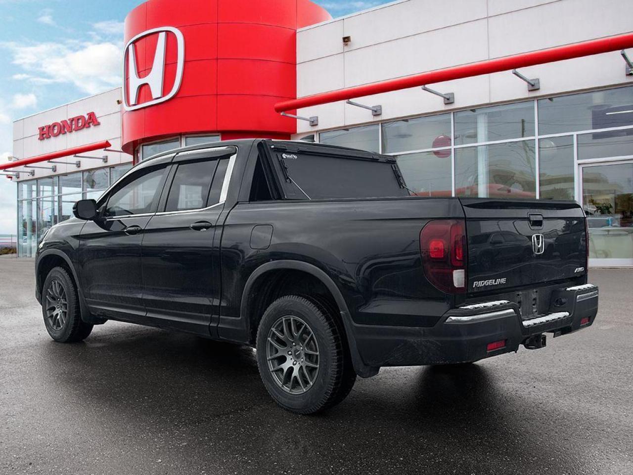 2017 Honda Ridgeline LX Photo