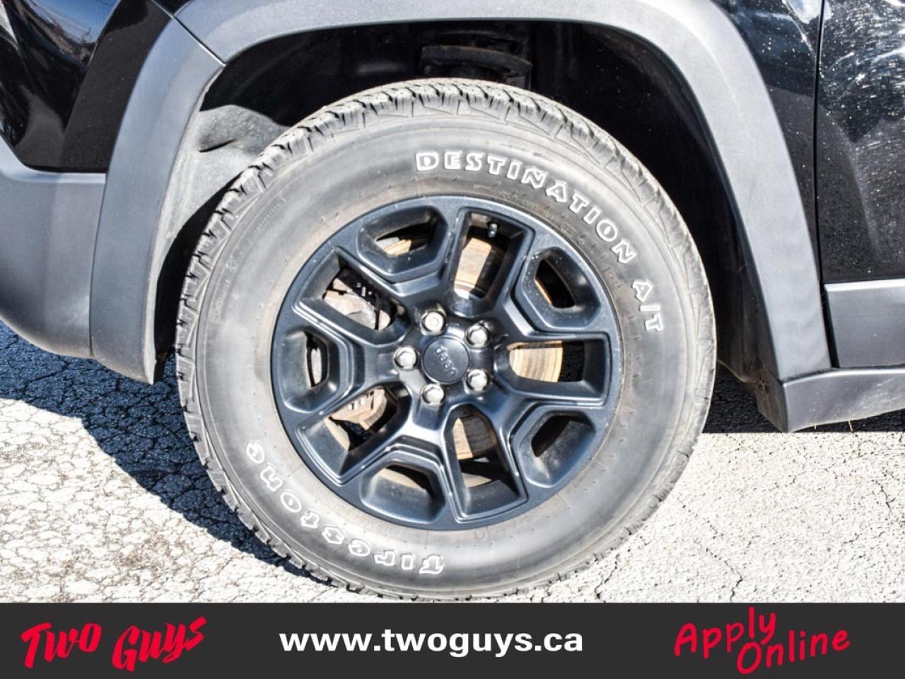 2020 Jeep Cherokee Trailhawk Elite 4x4 Leather Pano Nav Back Up Cam Photo