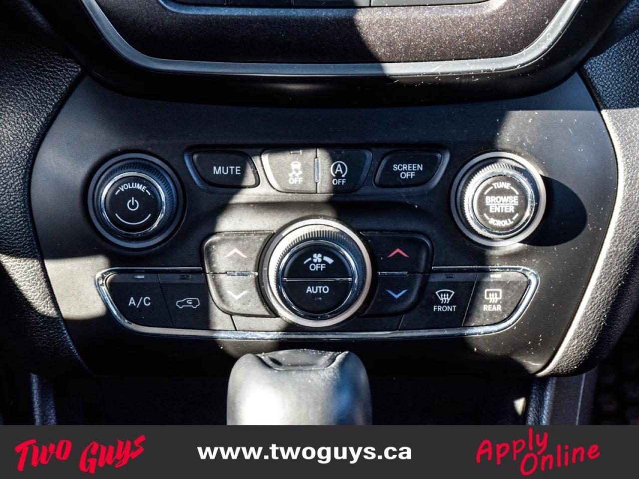 2020 Jeep Cherokee Trailhawk Elite 4x4 Leather Pano Nav Back Up Cam Photo