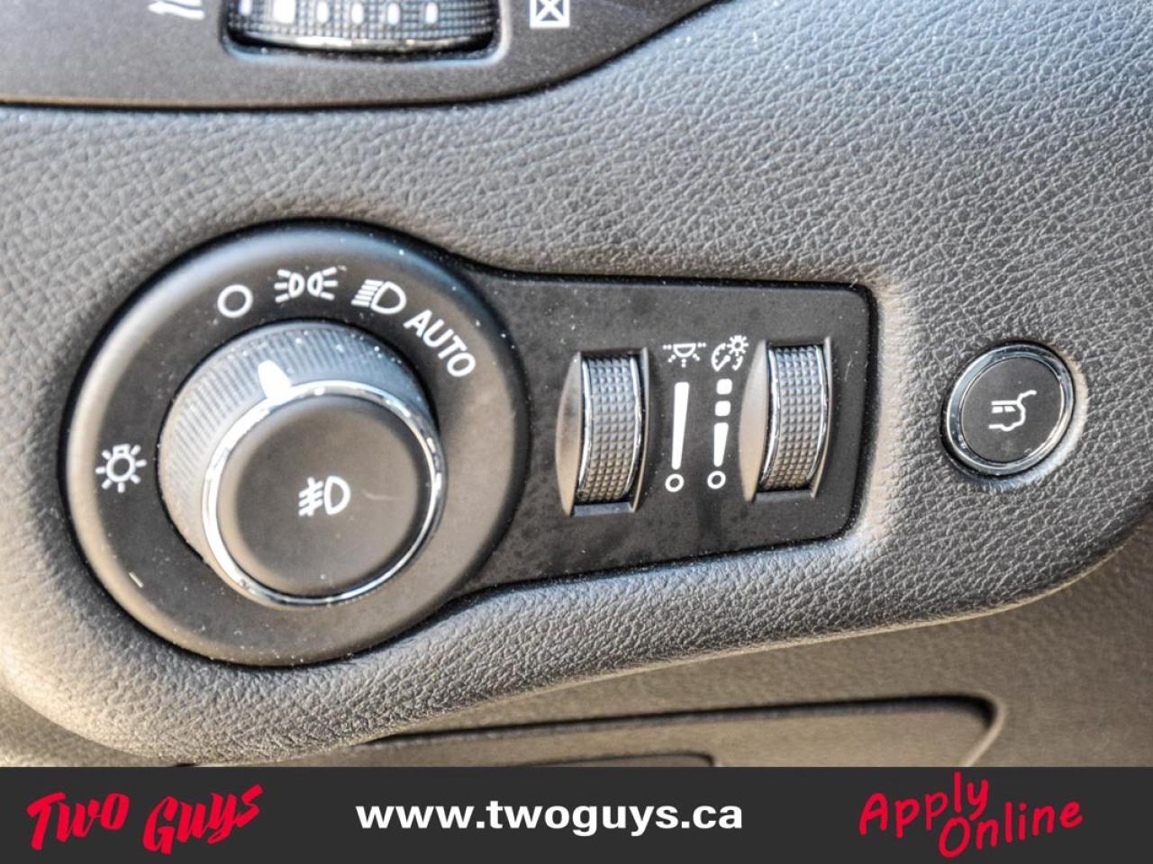 2020 Jeep Cherokee Trailhawk Elite 4x4 Leather Pano Nav Back Up Cam Photo