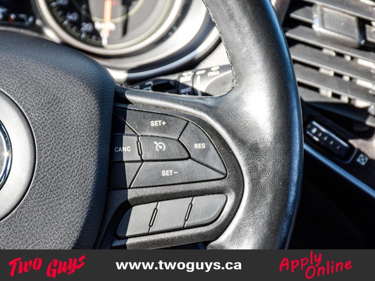 2020 Jeep Cherokee Trailhawk Elite 4x4 Leather Pano Nav Back Up Cam Photo