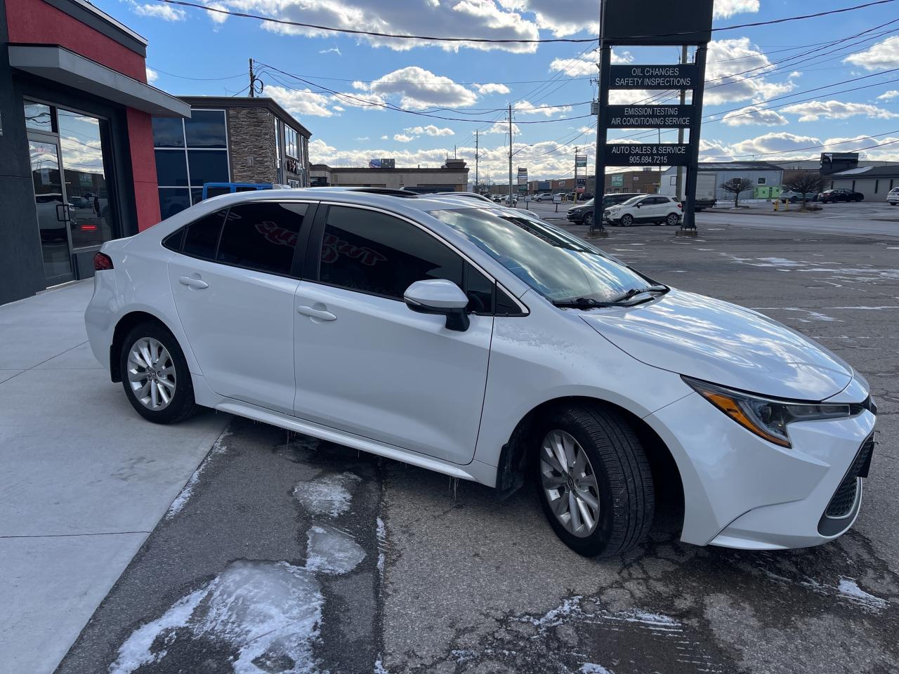 2022 Toyota Corolla XLE CVT Leather Sunroof Nav Keyless Go Back Up Cam Photo