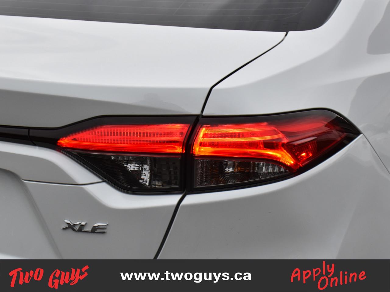 2022 Toyota Corolla XLE   LEATHER   Sunroof   Clean CF Photo