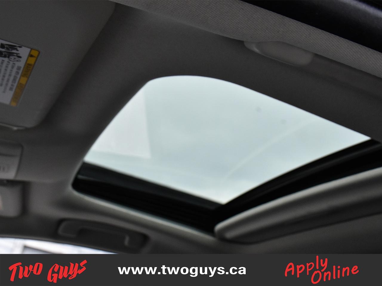 2022 Toyota Corolla XLE   LEATHER   Sunroof   Clean CF Photo