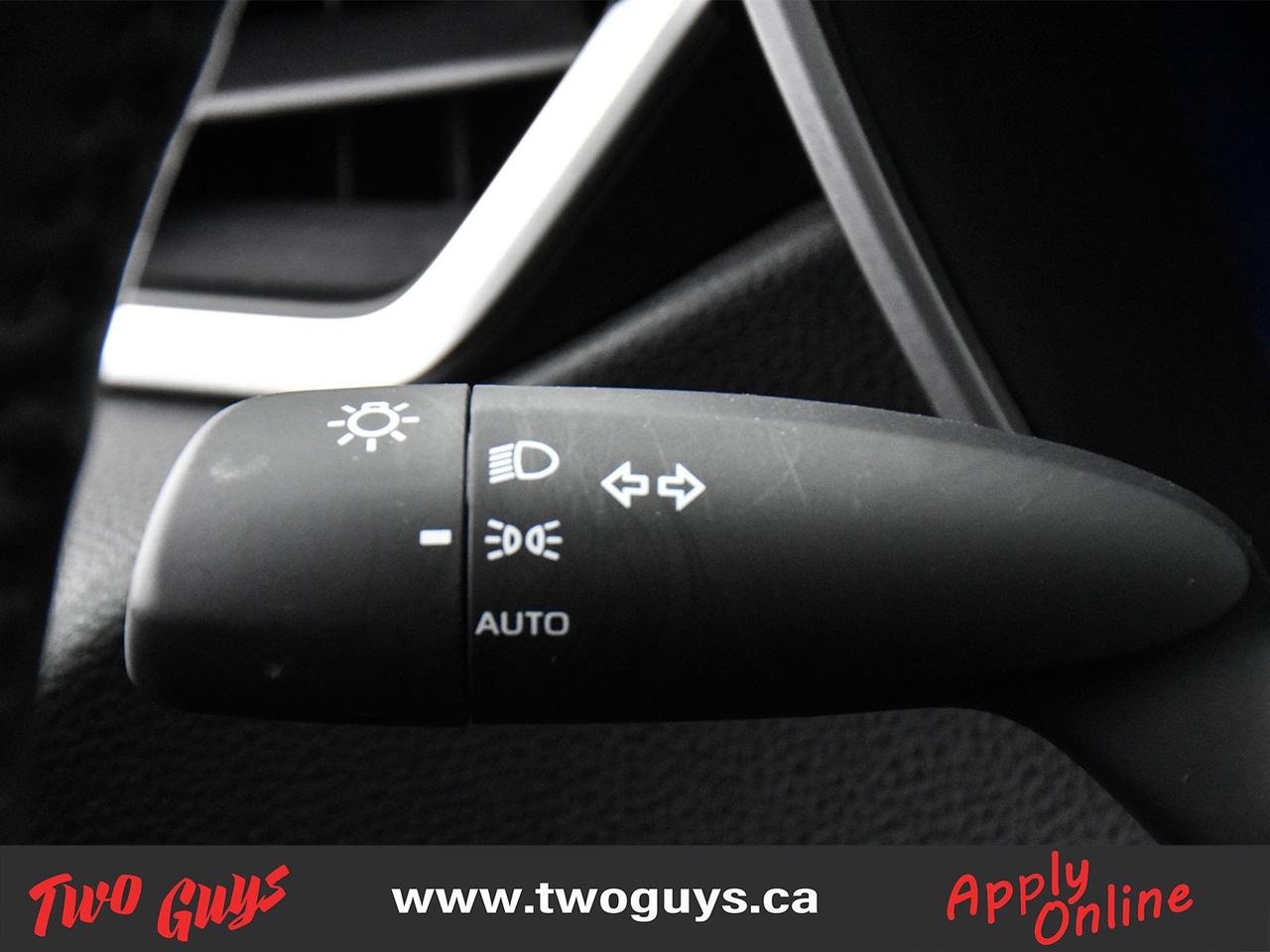 2022 Toyota Corolla XLE   LEATHER   Sunroof   Clean CF Photo