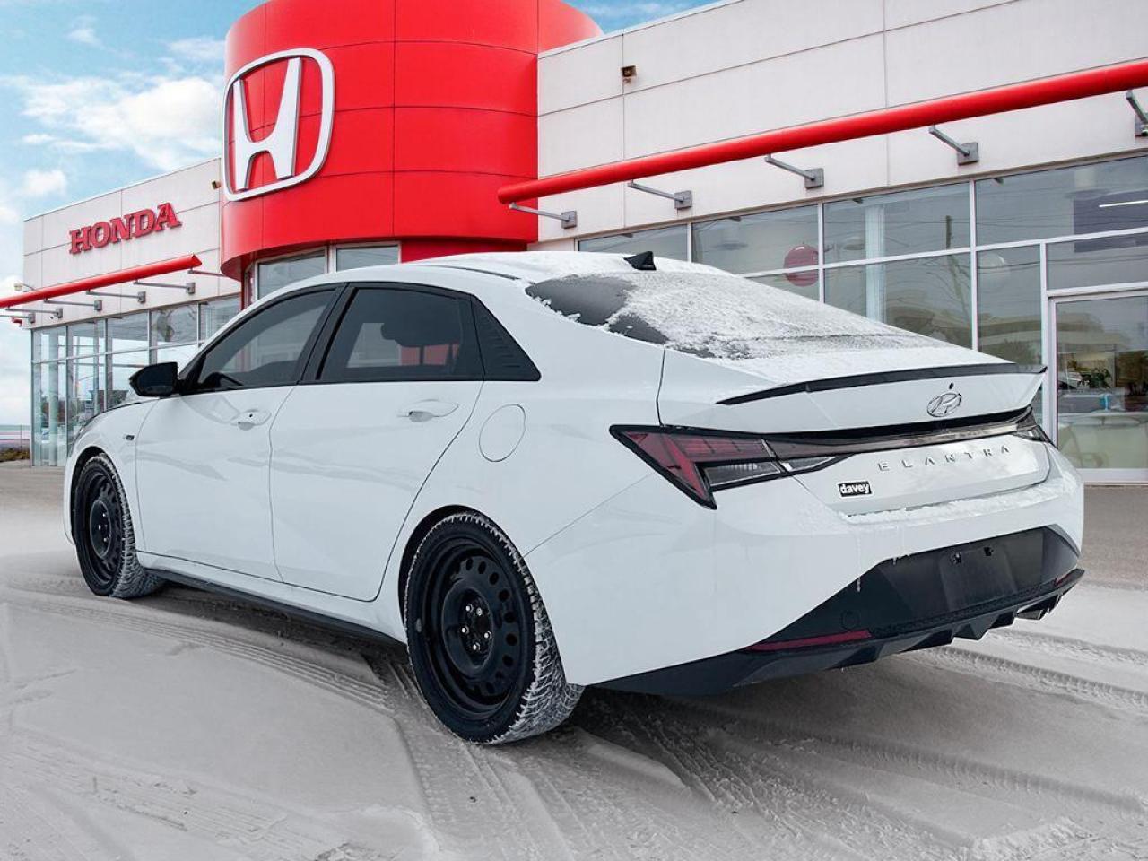 2023 Hyundai Elantra N LINE Photo3