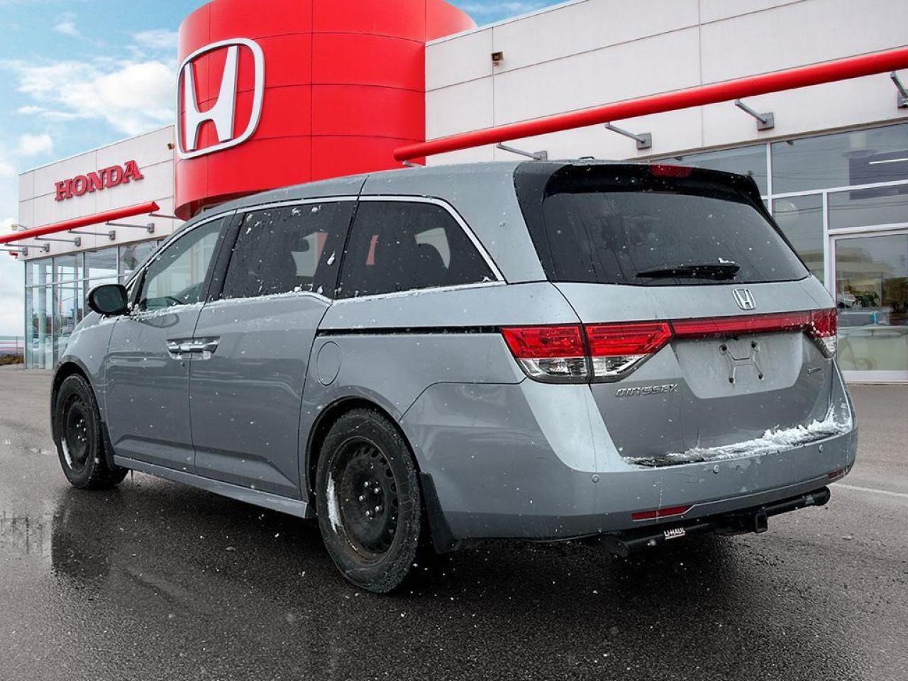 2016 Honda Odyssey Touring Photo3