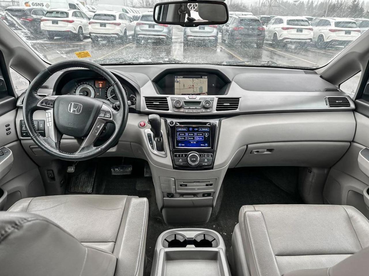 2016 Honda Odyssey Touring Photo